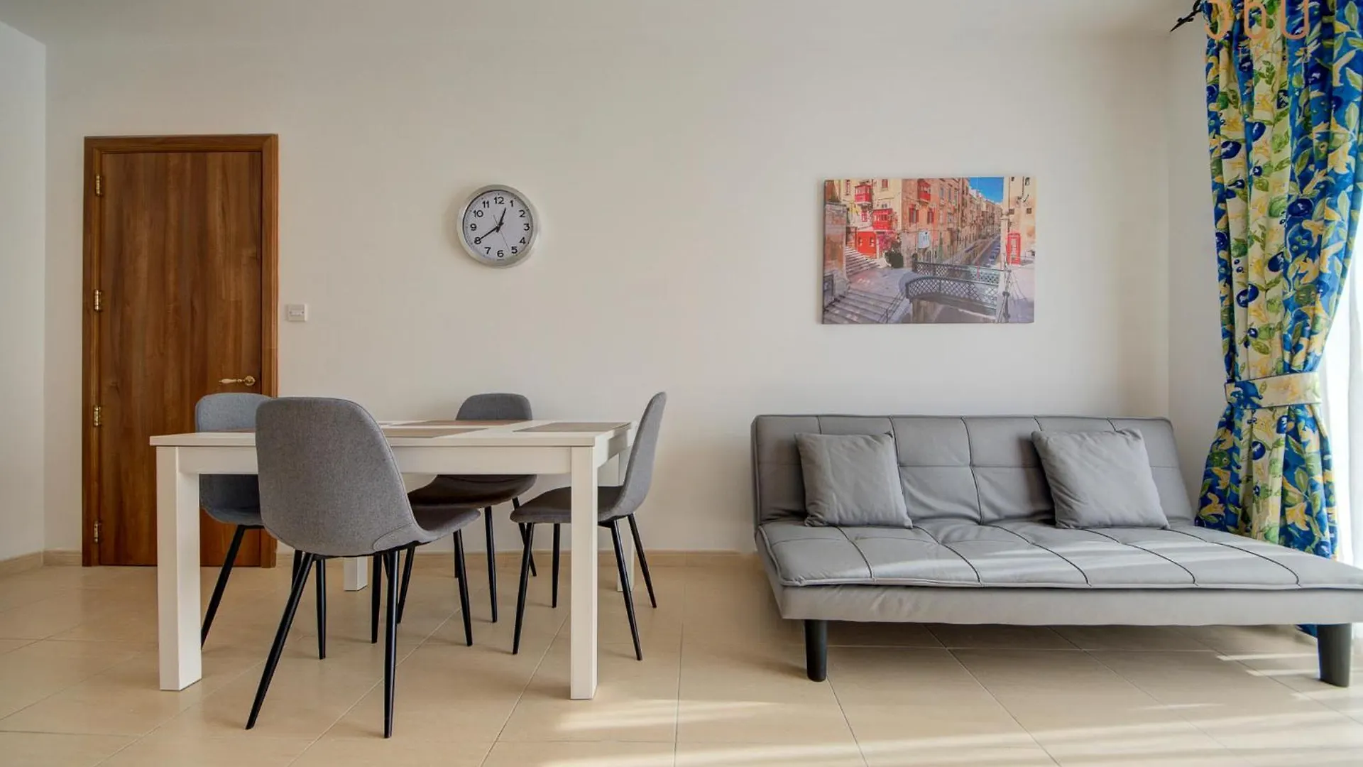Stunning Sliema Penthouse With Spacious Terrace By 360 Estates